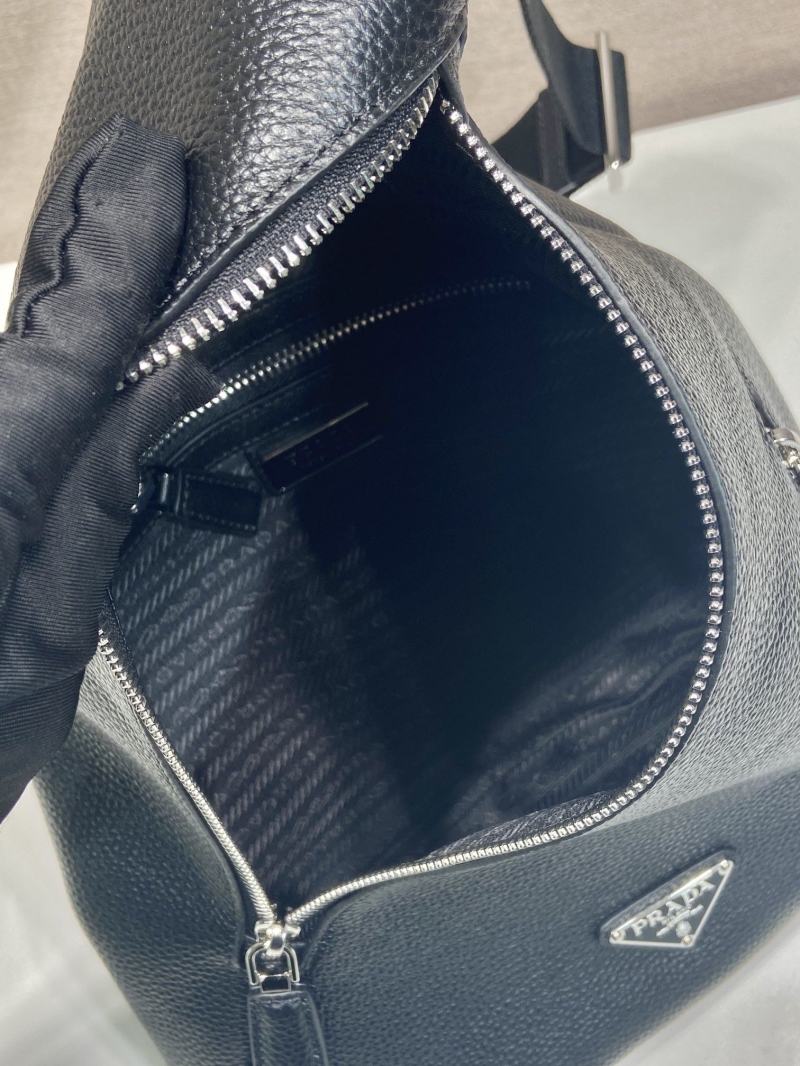 Pra*a waist chest packs